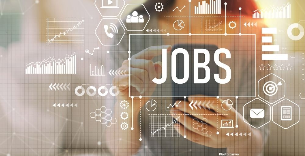 Photo College Graduates Face Record Underemployment Amidst Tight Job Market and AI Advancements