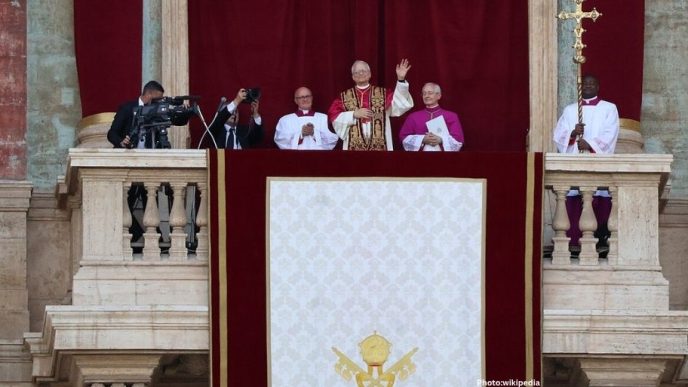 Photo Pope Leo XIV's African Tour Sparks Mixed Reactions Amid Political Concerns