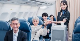 Photo Study Highlights Challenges of Aging Passengers on Airplane Evacuations