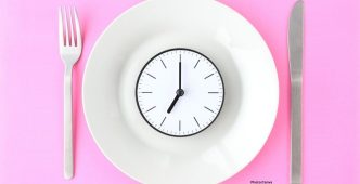 Photo The Role of Dinner Timing in Enhancing Digestion and Sleep Quality
