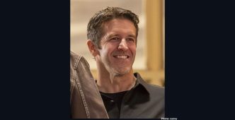 Photo Tim Cook Steps Down as Apple CEO John Ternus Named Successor