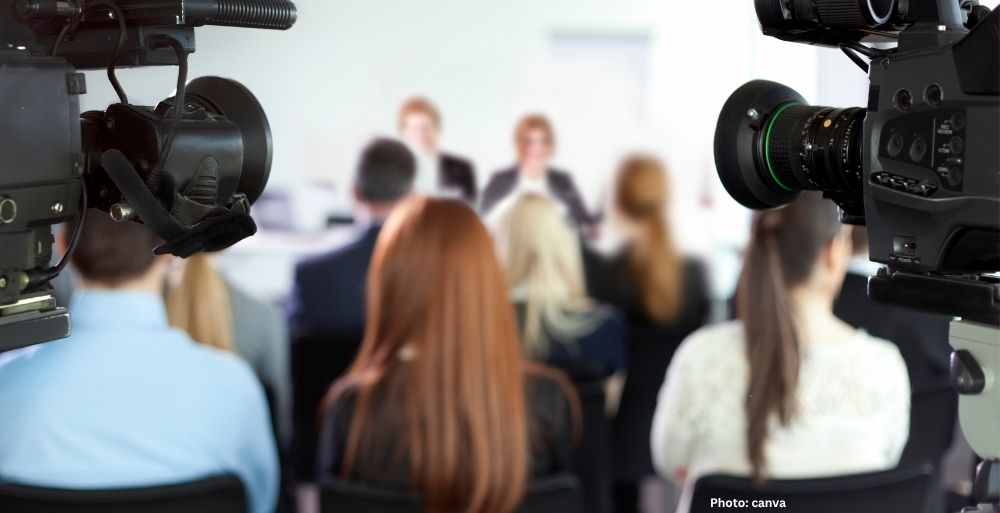 The Global Unraveling of Journalism: Structural Decline, Press Freedom, and Democratic Risk