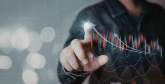 Market Movements Reflect Tensions and Opportunities in Various Sectors