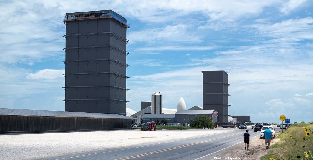 SpaceX Shares Experience Volatile Trading Amid Broader Tech Sector Decline
