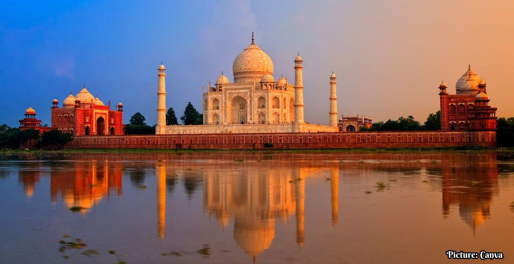 Exhibition Explores Deeper Spiritual Meanings of the Taj Mahal