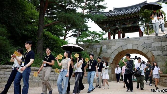 South Korean Singles Seek Meaningful Connections at Buddhist Temple Retreat