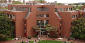 U.S. Academics Relocate to Canada Amid Declining Research Funding and Oversight
